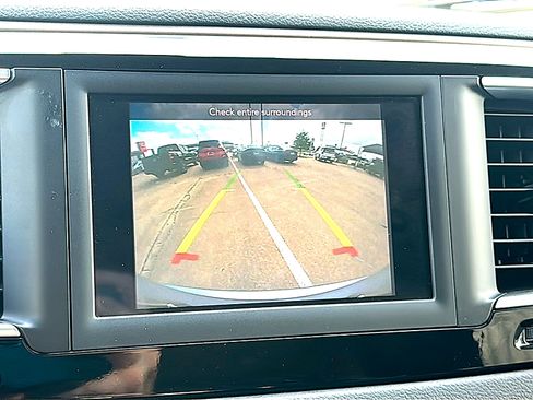 Used 2019 Chrysler Pacifica Touring-L FWD image 33