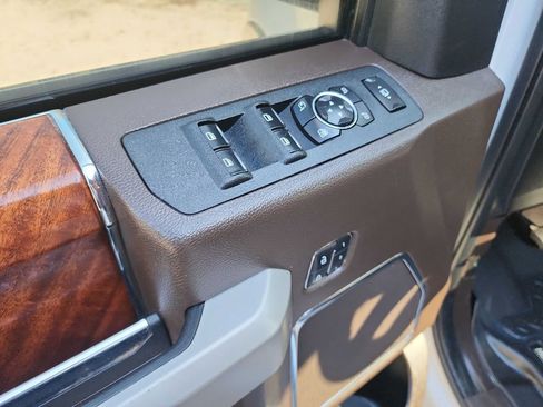 Used 2019 Ford F250 King Ranch w/ Chrome Package image 17