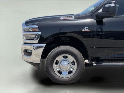 Used 2025 RAM 2500 Tradesman AWD/4WD image 9