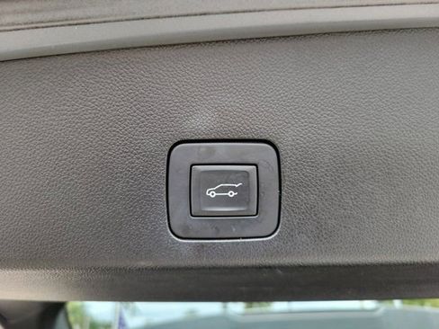 Used 2023 Buick Encore GX Select w/ Sport Touring Package FWD image 9