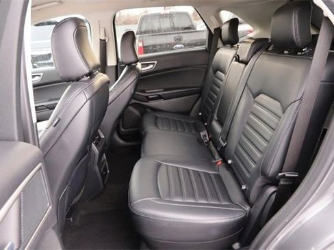 Certified 2024 Ford Edge SEL image 9