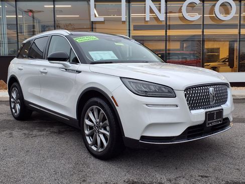 Certified 2022 Lincoln Corsair AWD w/ Premium Package image 2