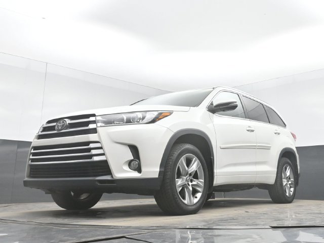 Used 2017 Toyota Highlander Limited AWD/4WD image 30