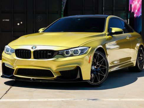 Used 2020 BMW M4 Coupe w/ Competition Package RWD image 1