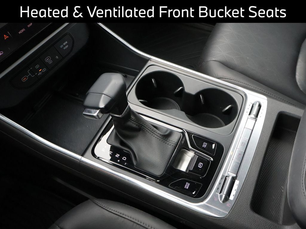 Used 2025 Kia Carnival SX FWD image 19
