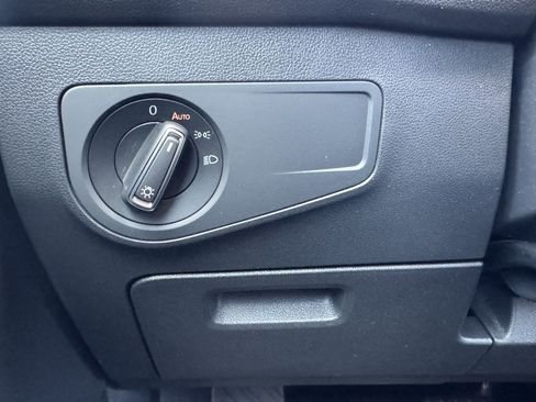 Certified 2023 Volkswagen Tiguan SE FWD image 31