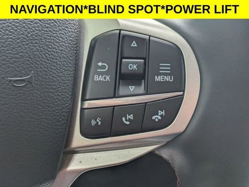 Used 2025 Ford Explorer Active RWD image 15
