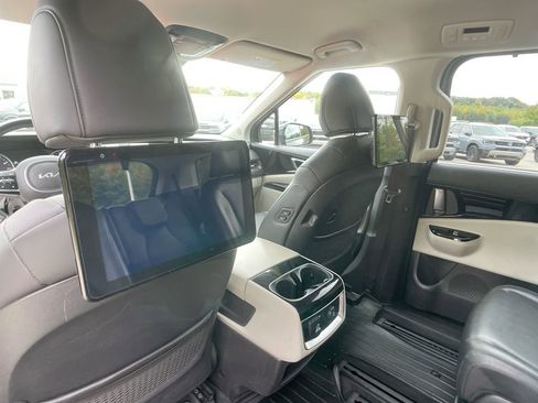 Used 2022 Kia Carnival SX image 26