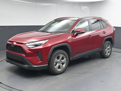Certified 2025 Toyota RAV4 XLE image 4