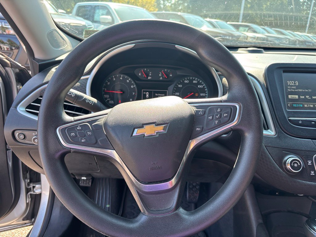 Used 2018 Chevrolet Malibu LS FWD image 9