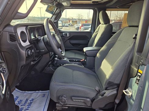 Used 2024 Jeep Wrangler Sport S image 15