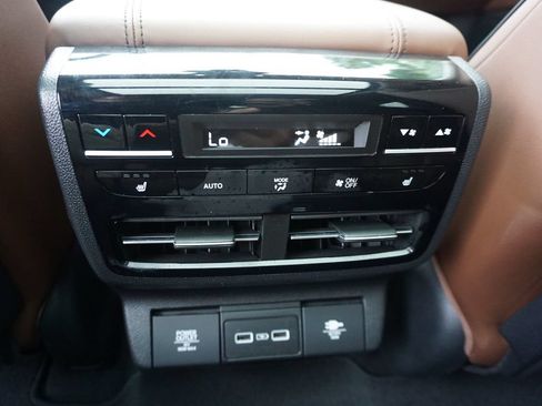 Used 2023 Acura MDX SH-AWD w/ Advance Package image 15