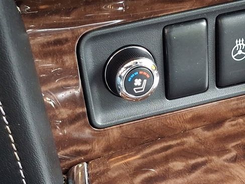 Used 2017 Nissan Armada Platinum w/ Captain Seat Package image 29