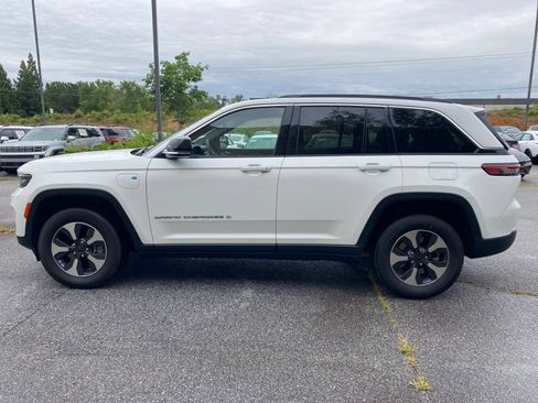 Used 2024 Jeep Grand Cherokee Limited 4xe AWD/4WD image 3