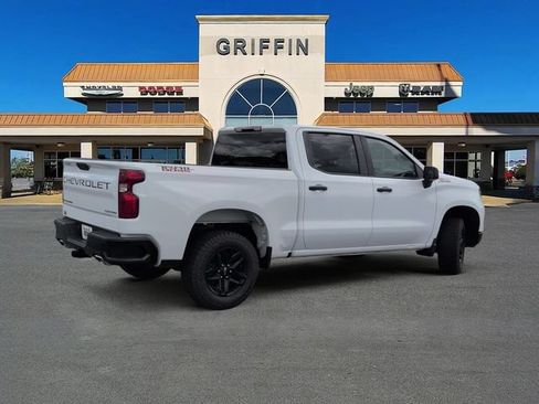 Used 2022 Chevrolet Silverado 1500 Custom Trail Boss AWD/4WD image 4