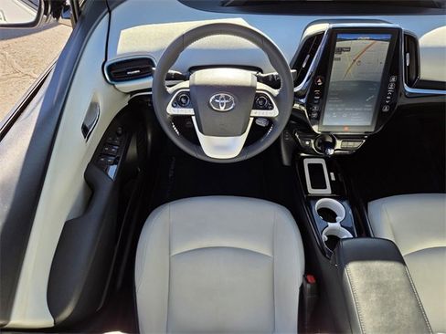 Used 2017 Toyota Prius Prime Advanced image 12