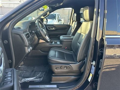Used 2024 GMC Yukon SLT image 18