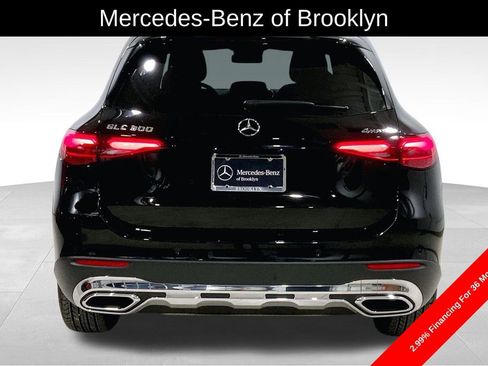 Used 2025 Mercedes-Benz GLC 300 4MATIC image 5