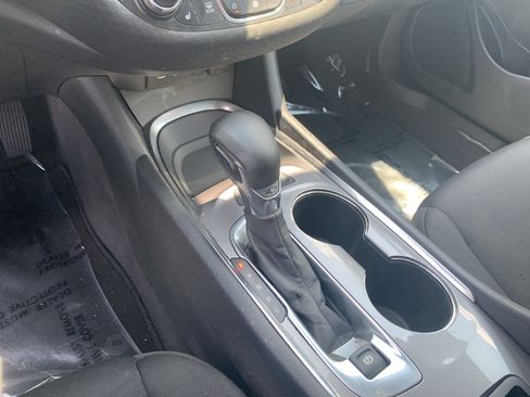 Used 2023 Chevrolet Malibu LT FWD image 26