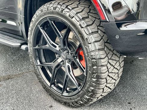 New 2026 Land Rover Defender 110 X AWD/4WD image 11