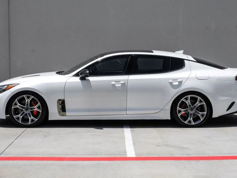Used 2020 Kia Stinger GT2 AWD/4WD image 10