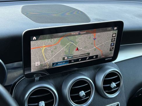 Used 2021 Mercedes-Benz GLC 300 4MATIC Coupe image 17