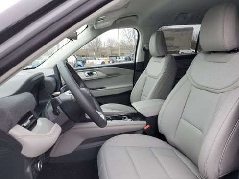 New 2026 Ford Explorer Active w/ Active Comfort Package image 7