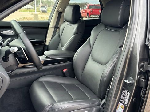 Used 2025 Genesis GV70 2.5T image 12