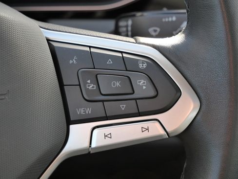 Certified 2025 Volkswagen Jetta SEL image 31