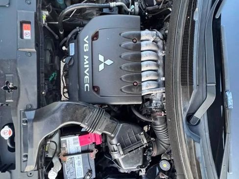 Used 2016 Mitsubishi Outlander GT AWD/4WD image 26