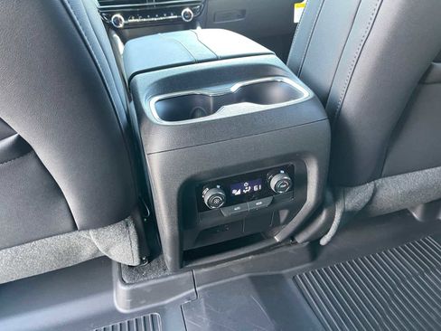 New 2025 Chevrolet Traverse LT w/ LPO, Floor Liner Package image 15