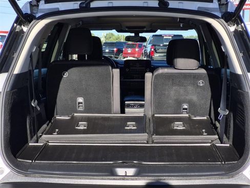 Used 2023 Nissan Pathfinder SV w/ SV Premium Package image 8