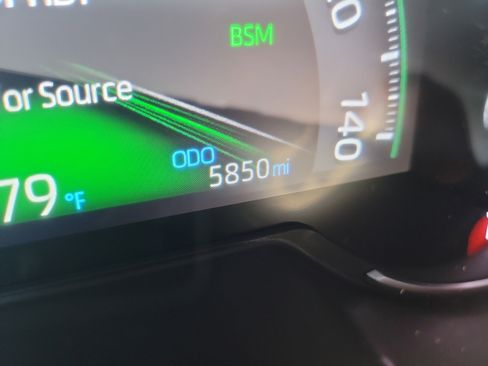 Used 2025 Toyota RAV4 XLE Premium image 33