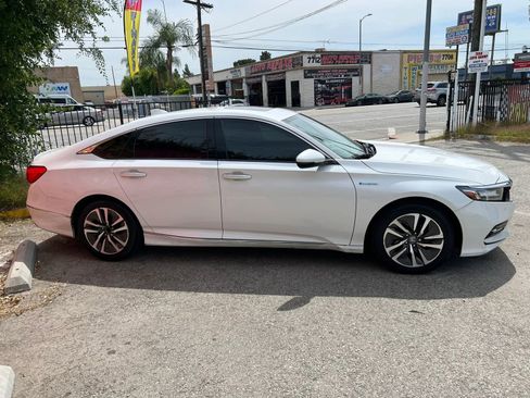 Used 2020 Honda Accord Touring image 4