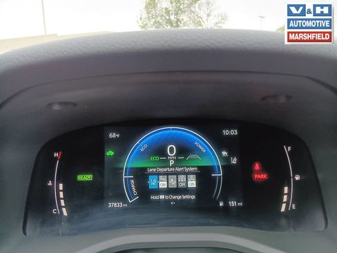 Used 2025 Toyota Camry SE FWD image 6