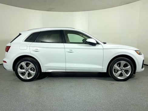 Used 2021 Audi Q5 Premium Plus w/ Premium Plus Package image 38