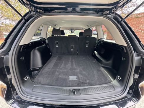 Used 2023 Jeep Grand Cherokee Laredo image 10