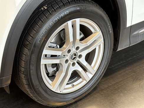 Used 2023 Mercedes-Benz GLB 250 4MATIC image 10