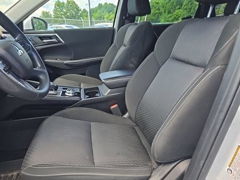 Used 2023 Mitsubishi Outlander ES AWD/4WD image 11