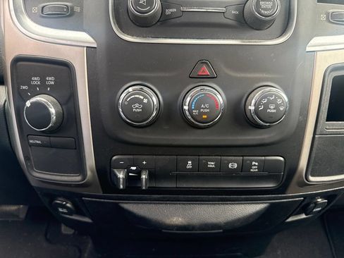 Used 2017 RAM 3500 SLT AWD/4WD image 11