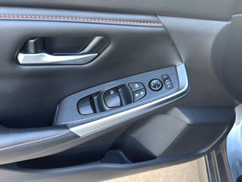 Used 2025 Nissan Sentra SR w/ Lighting Package image 13