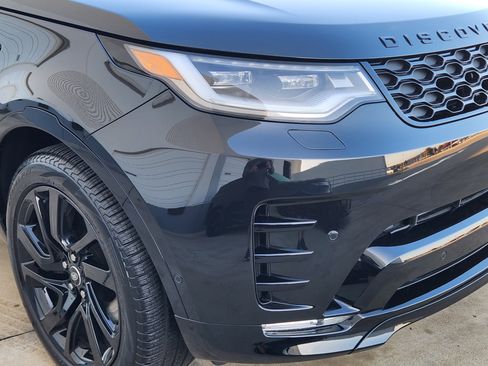 New 2025 Land Rover Discovery Dynamic SE image 8