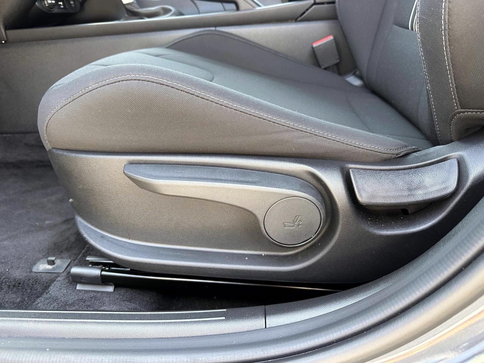 Used 2025 Hyundai Elantra Sport FWD image 11