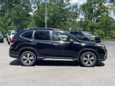 Used 2019 Subaru Forester Touring AWD/4WD image 6