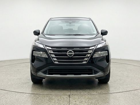 Used 2025 Nissan Rogue SV AWD/4WD image 2