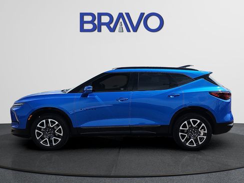 Used 2025 Chevrolet Blazer RS FWD image 2