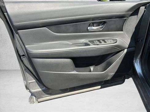 Used 2025 Nissan Murano SV AWD/4WD image 12