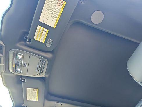 New 2026 Ford F250 Platinum w/ Tremor Off-Road Package image 31