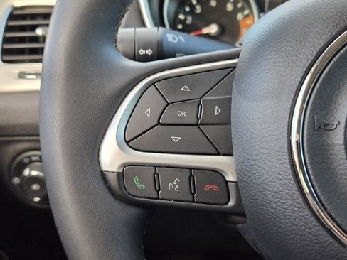 Used 2021 Jeep Compass Latitude image 27