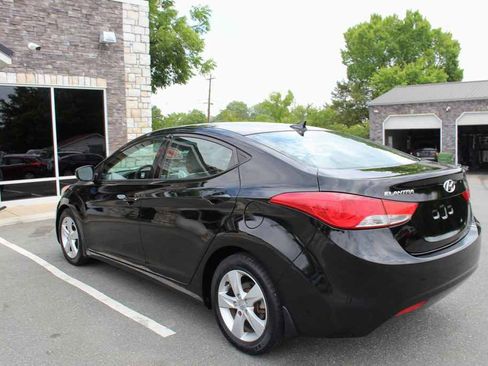 Used 2013 Hyundai Elantra GLS w/ Preferred Pkg FWD image 8